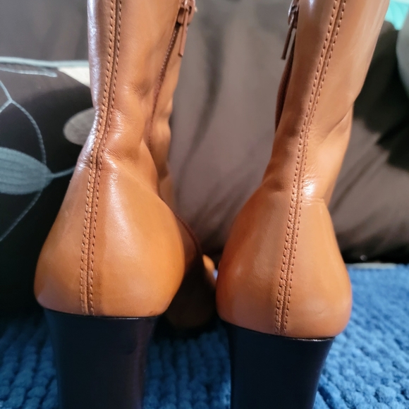 Boots - Picture 5 of 10